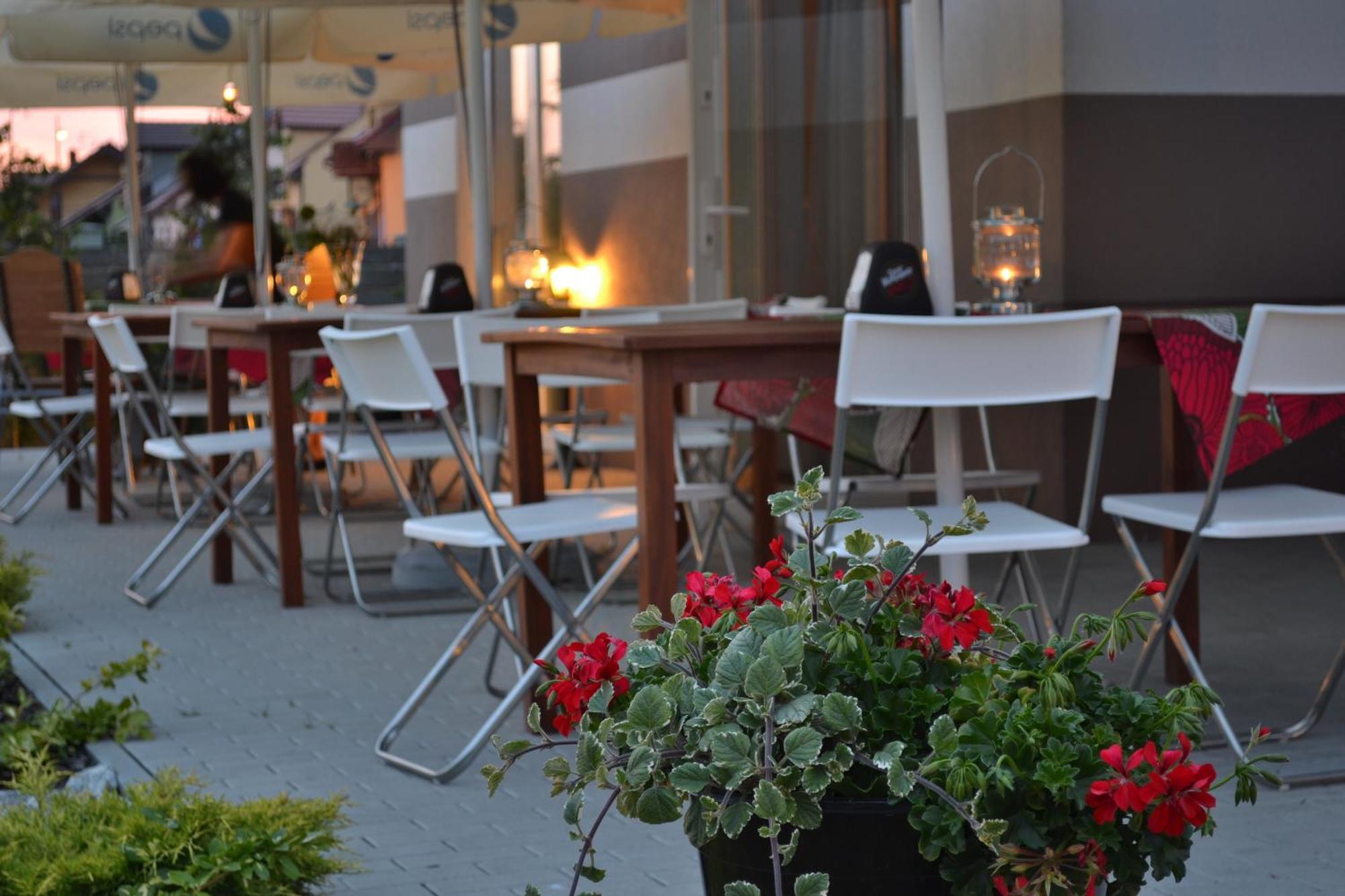 Hotel Graffit Swiebodzin Exterior photo